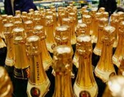 Россиян решили сделать трезвенниками на Новый год