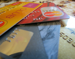 Visa разрешила банкам брать комиссию за снятие денег