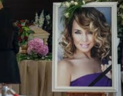 На могиле певицы Жанны Фриске начали проводить обряды любовного приворота