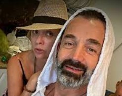 Дмитрий Певцов объяснил, почему его жена решила уйти из театра