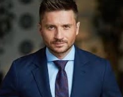 Лазарев признался, что боится воспитывать детей