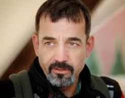 Дмитрий Певцов показал фанатам бицепс, чтобы развеять слухи о смерти