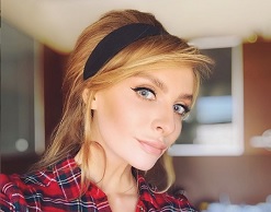 Варнава рассказала о своих комплексах в юности