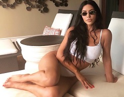 Мутант? У Ким Кардашьян нашли 6 палец на ноге