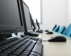 Facebook тестирует соцсеть для "офисного планктона"