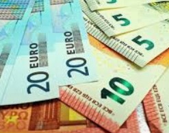 Курс евро впервые за два года упал ниже 68 рублей