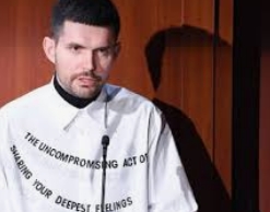 Рэпера Noize MC увезли в больницу с ишиасом, люмбаго и сильной болью