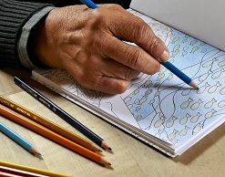 Детская книжка-раскраска укрепит психику взрослого