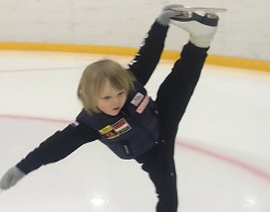 Яна Рудковская прячет старшего сына