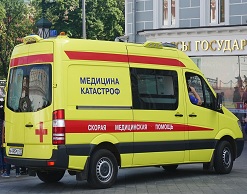 Пьяный мужчина, избив жену, взял в плен бригаду скорой