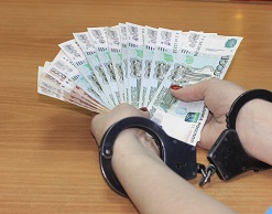 Бухгалтер украла у фирмы родственников мужа 2,5 млн