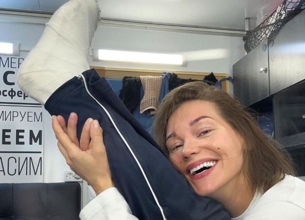 Кристина Асмус сломала ногу на съемочной площадке