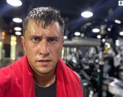 Павел Прилучный худеет благодаря "супружеской диете"