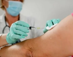 Вакцина от COVID-19 хуже действует на толстых людей