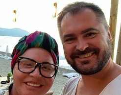 Романтика: Бабкина уехала с мужем на море