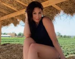 Наталья Бочкарева показала поклонникам пятую точку