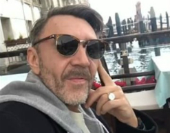 Шнуров объявил о смерти жанра рэп-баттлов
