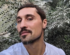 Ангел-хранитель: в Непале Билан спас девушку от смерти