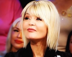 Юлия Меньшова изменила прическу